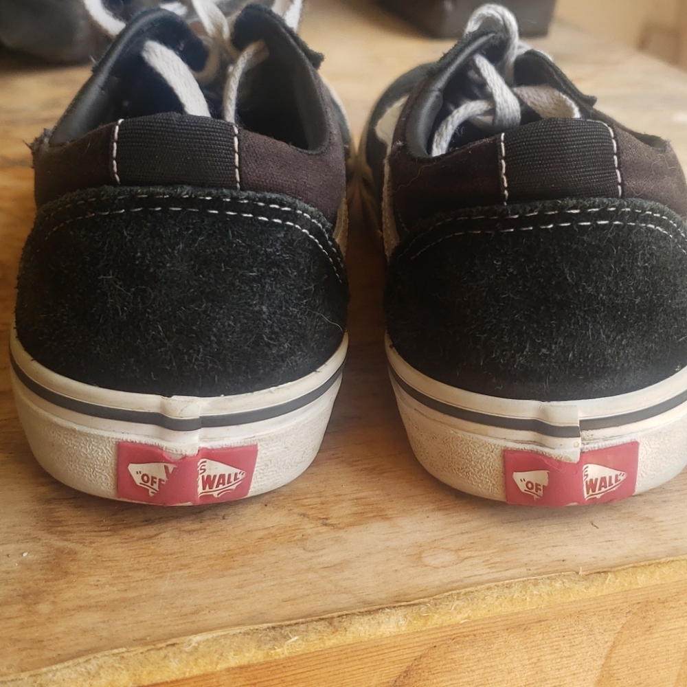 VANS - Picture 2 of 5